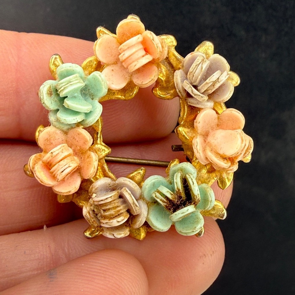 Vintage Estate Flower Brooch Gold Tone Pastel Wreath Floral Jewelry